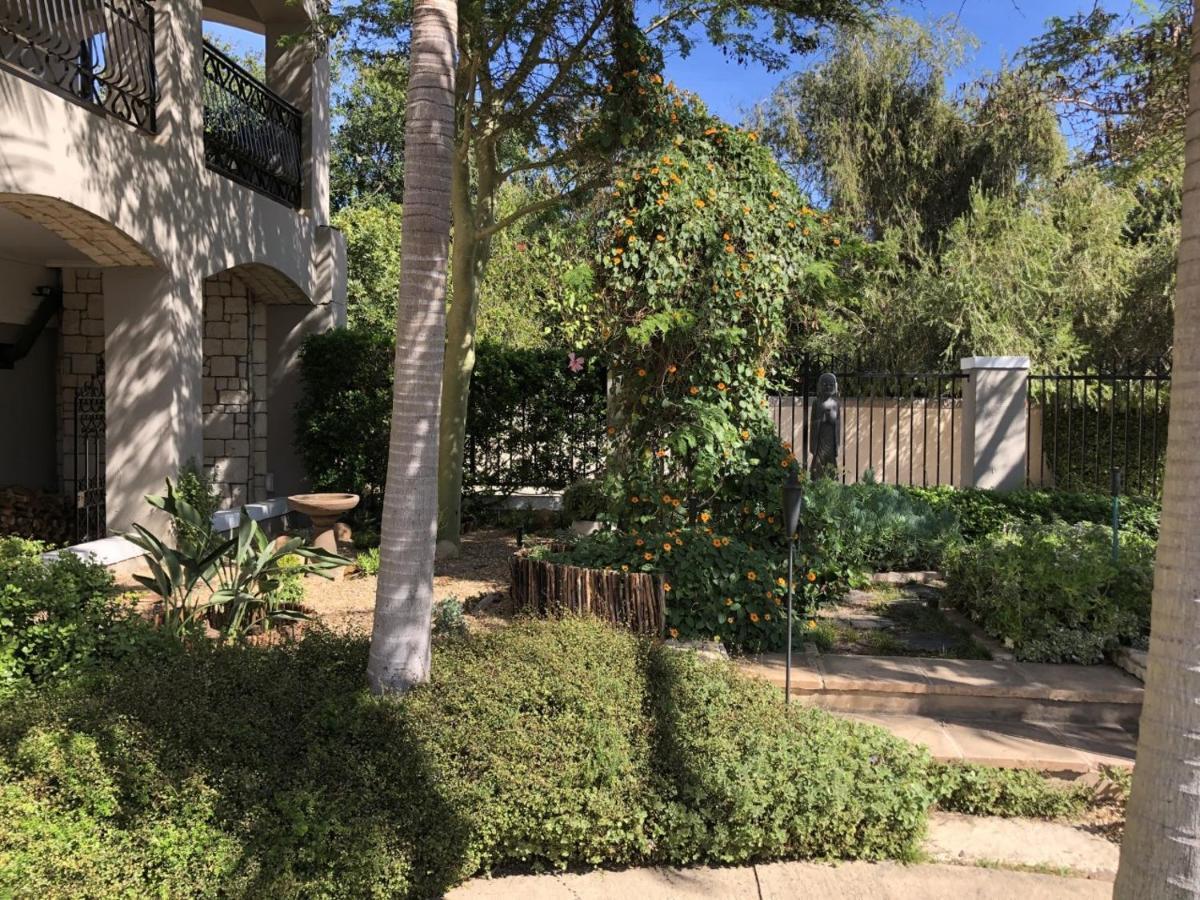 African Palm Cottage And Guesthouse Durbanville Exteriör bild