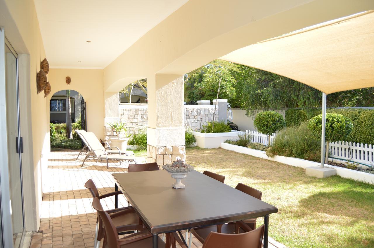 African Palm Cottage And Guesthouse Durbanville Exteriör bild