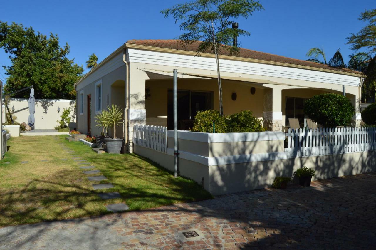 African Palm Cottage And Guesthouse Durbanville Exteriör bild