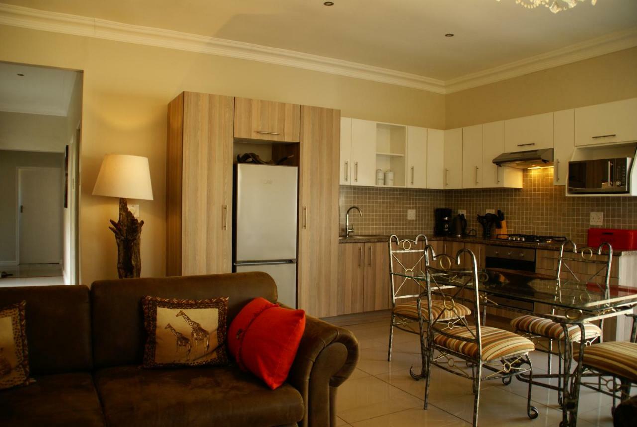 African Palm Cottage And Guesthouse Durbanville Exteriör bild